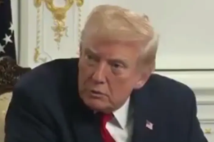 «Ти тупа». Трамп накинувся на журналістку (відео)