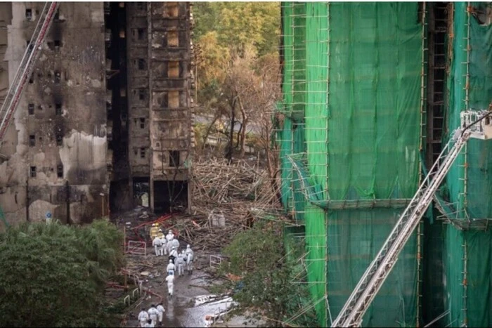 Смертельна пожежа в Гонконзі: кількість жертв зростає, нові подробиці 