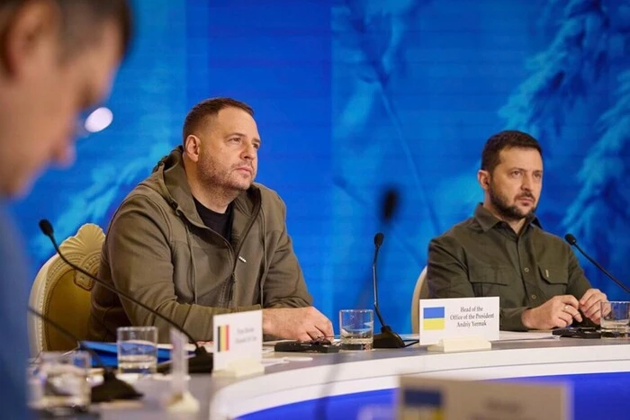 Зеленський офіційно звільнив Єрмака