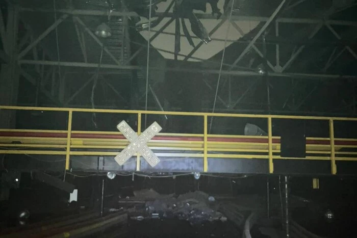 Бровари: через падіння БпЛА пошкоджено торгівельний центр