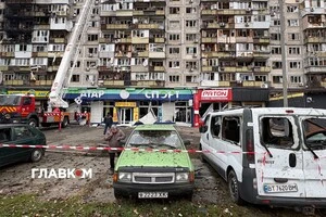 Вікна винесло в усіх будинках навколо. Влада розповіла про наслідки удару на Харківському шосе