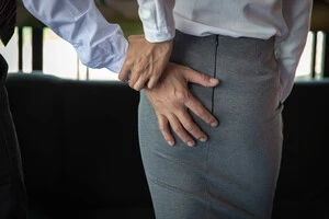 Торкався сідниць у метро. Судове рішення, яке варте вивчення