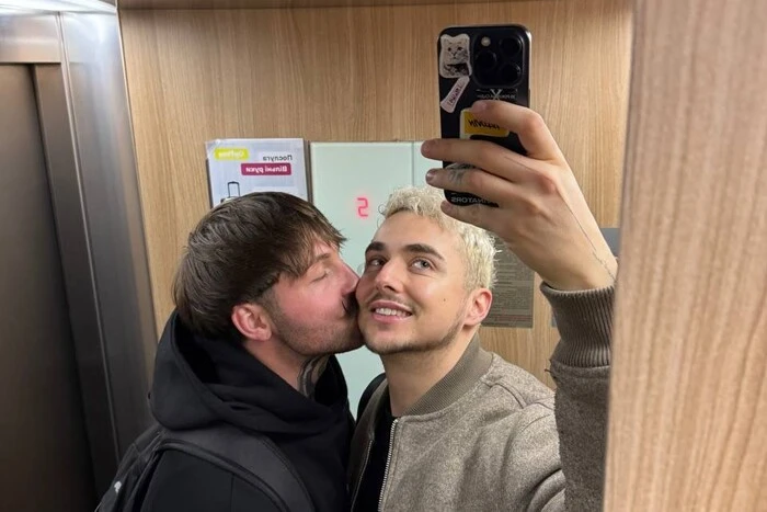 Melovin поділився новими фото з нареченим