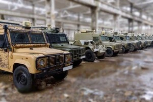 Владислава Молчанова передала українським захисникам понад півсотні військових машин