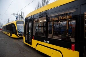 Нові трамваї та автобуси вийшли на столичні маршрути: де курсують та як виглядають