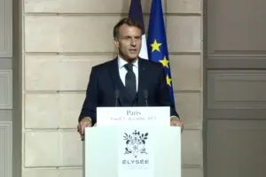 Емманюель Макрон: «Коли йдеться про гарантії безпеки, вони повинні бути за участі українців»