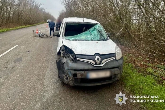 На Білоцерківщині водій автомобіля Renault збив на смерть велосипедиста (фото)