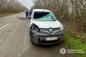 57-річний водій автомобіля Renault під час руху скоїв наїзд на велосипедиста, який рухався попереду в попутному напрямку