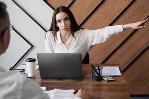 Більше 22% зумерів кидають роботу під впливом соцмереж