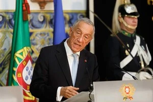 Президента Португалії було госпіталізовано після операції