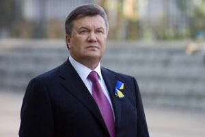 28 лютого 2014 року Віктор Янукович вперше з'явився на публіці після того, як зник з України