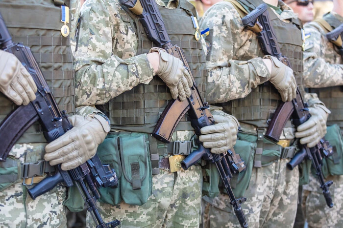 Гарант безпеки України – своя армія і пам'ять про війну