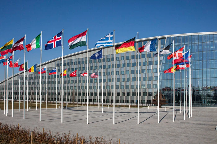 НАТО готує «план Б» на випадок провалу мирних переговорів