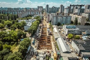 Станція «Мостицька» буде закінчена в основних конструкціях у 2026 році, але метро поїде не раніше, ніж коли закінчиться будівництво двох станцій, зокрема й «Варшавської»