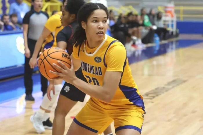 Діке набрала 14 очок у грі NCAA