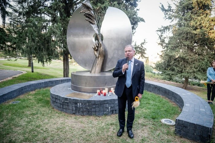 В Ізраїлі зʼявився перший пам’ятник жертвам Голодомору в Україні (фото)