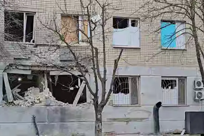 Окупанти обстріляли пологовий будинок у Херсоні (відео)