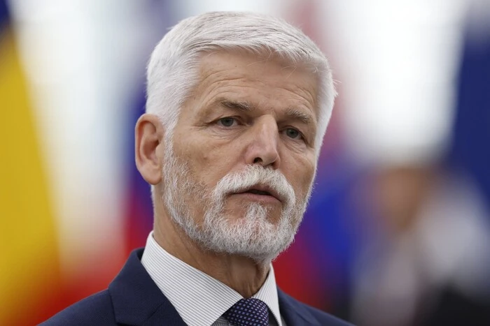 НАТО готове збивати російські дрони: президент Чехії зробив заяву