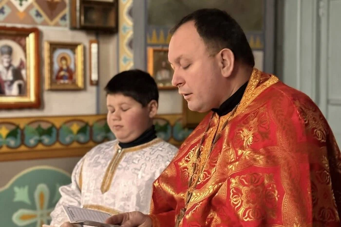 Відомий священник-блогер отримав повістку