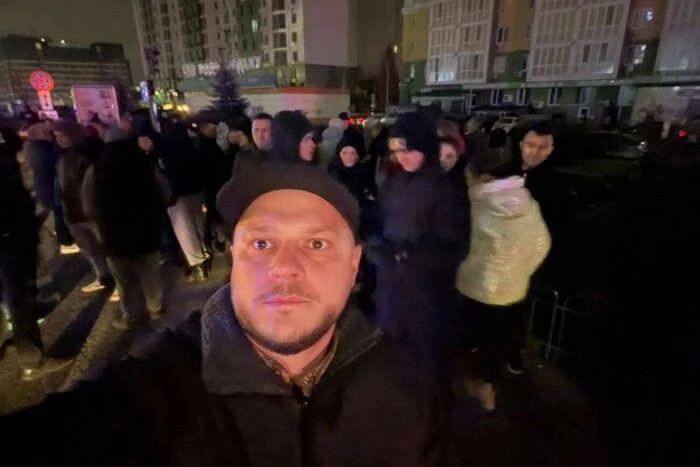 У Крюківщині, де мешканці перекривали дорогу через тривалий блекаут, відновлено електропостачання