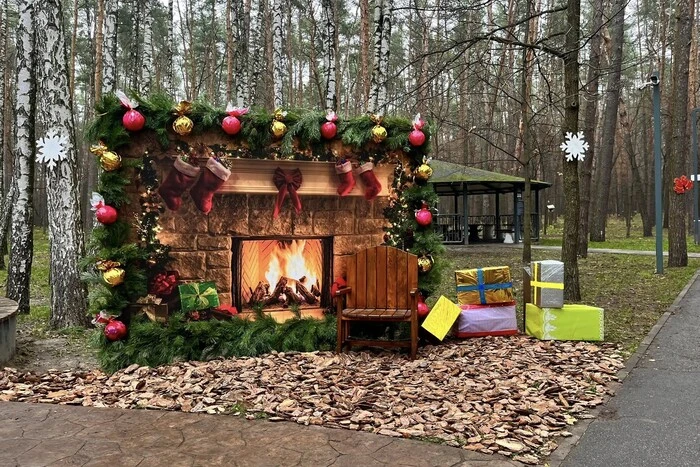 Святкові новорічні локації відкрито у всіх районах Києва. Де шукати ідеальне місце для фото