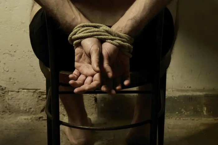 Правоохоронці викрили росіянина, який катував іноземного волонтера в Мелітополі