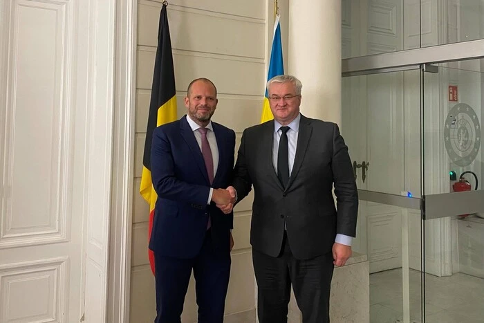 Сибіга обговорив з главою МЗС Бельгії передачу Україні F-16