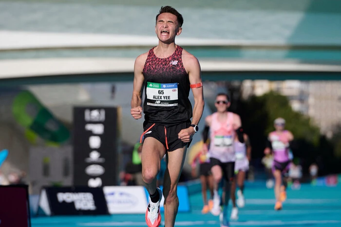 Олімпійський чемпіон Ї став одним з головних героїв марафону в Валенсії