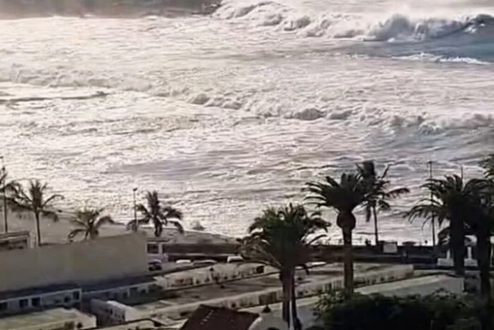 На іспанському курорті туристів змила гігантська хвиля: є загиблі та поранені