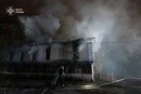 У центрі столиці рятувальники загасили пожежу у відселеній будівлі (фото)