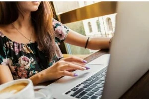 Жінка була позбавлена роботи через конфлікт із роботодавцем