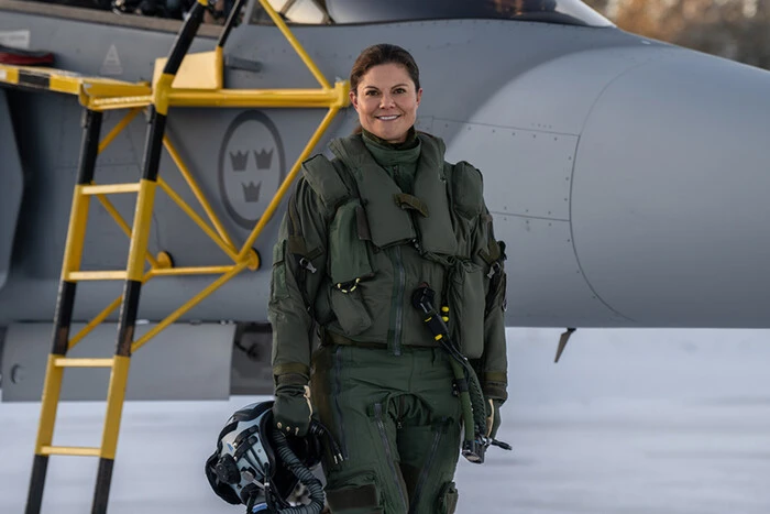 Кронпринцеса Швеції пройшла підготовку в повітряних силах