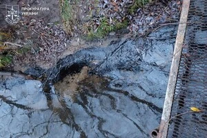 На Вінниччині стався викид мазуту в Ладижинське водосховище. Поліція відреагувала (фото)
