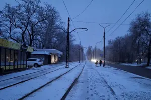 Кілька міст України засипало снігом (фото, відео)