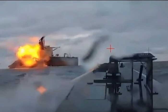 СБУ атакувала танкер «тіньового флоту», президент підписав закон про держбюджет. Головне за 10 грудня