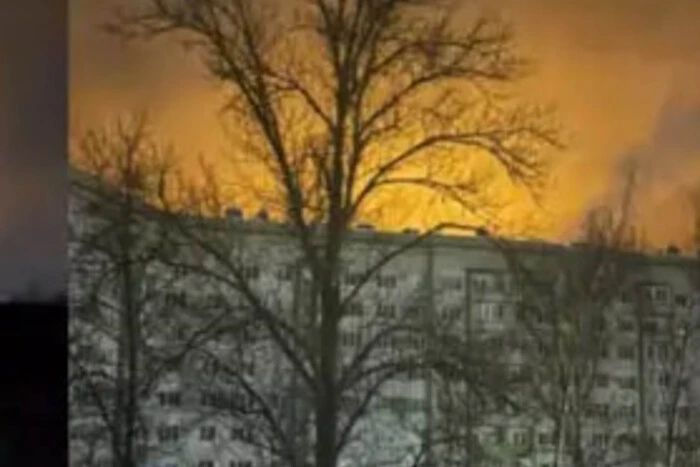 Пожежа виникла на стратегічному хімзаводі «Акрон» після атаки дронів у Росії