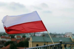 Польща обурена через виключення з переговорів щодо України – Politico