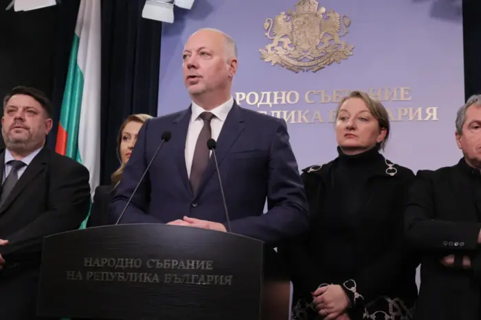 Уряд Болгарії пішов у відставку