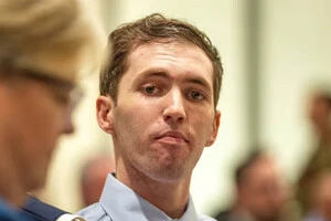 Підозрюваний у вбивстві активіста Чарлі Кірка вперше з'явився в суді