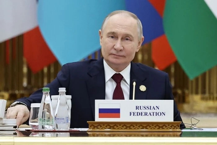 Путін потрапив у курйозну ситуацію через вимкнений мікрофон (відео)