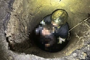 Дворічна дитина впала у каналізаційний колодязь: подробиці від ДСНС