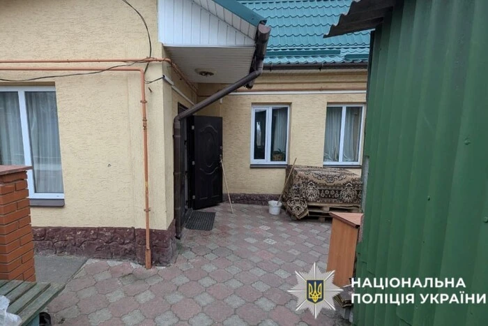 На Київщині через отруєння помер чоловік, дві жінки в лікарні