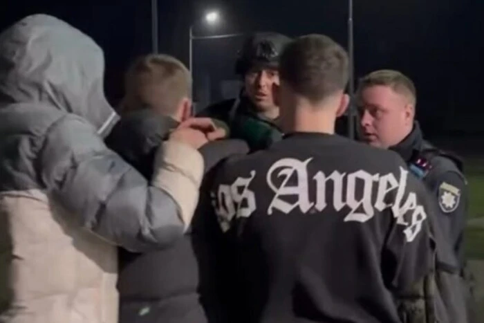 За напад на франківський ансамбль «Гуцулія» покарали трьох школярок