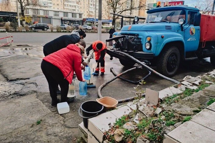 Наймасовіша атака на Одесу: пошкоджено історичний центр, місто без тепла, води та світла