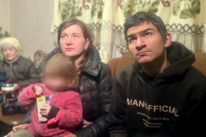 Військові евакуювали з Куп’янська дворічну дівчинку. Окупанти прикривалися нею як живим щитом