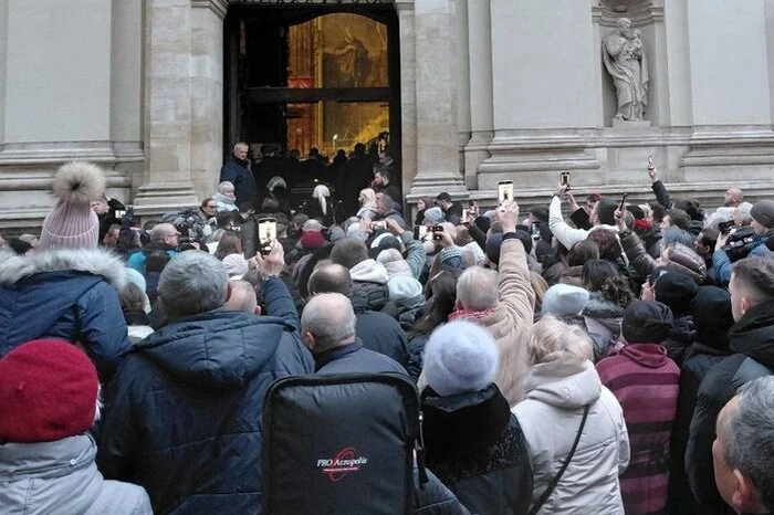 У Львові розпочалося прощання зі Степаном Гігою