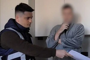 У Луцьку пенсіонер влаштував у власній квартирі «дім розпусти»: як його покарали