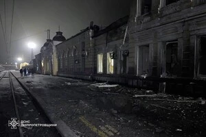 Пошкоджений вокзал у П'ятихатках