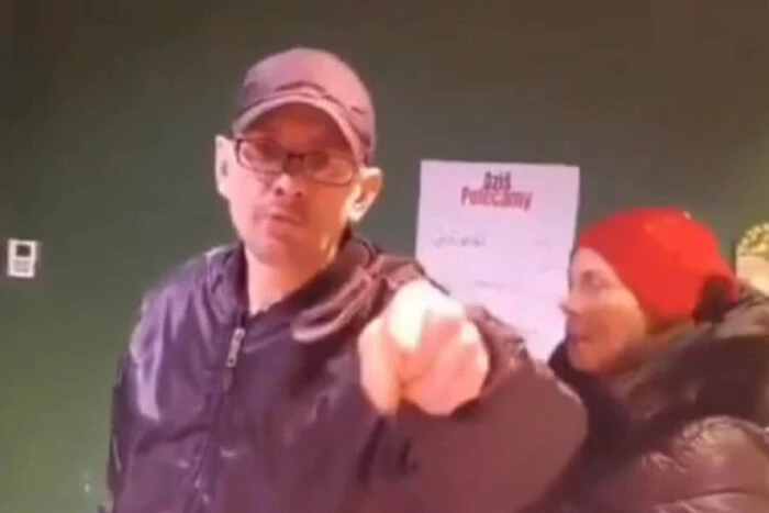 Викрикував нацистські гасла та погрожував розправою: поляк напав на продавчиню з України