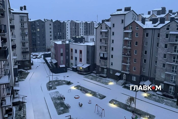 В Україні дощ з мокрим снігом, на дорогах ожеледиця: погода на 15 грудня 2025